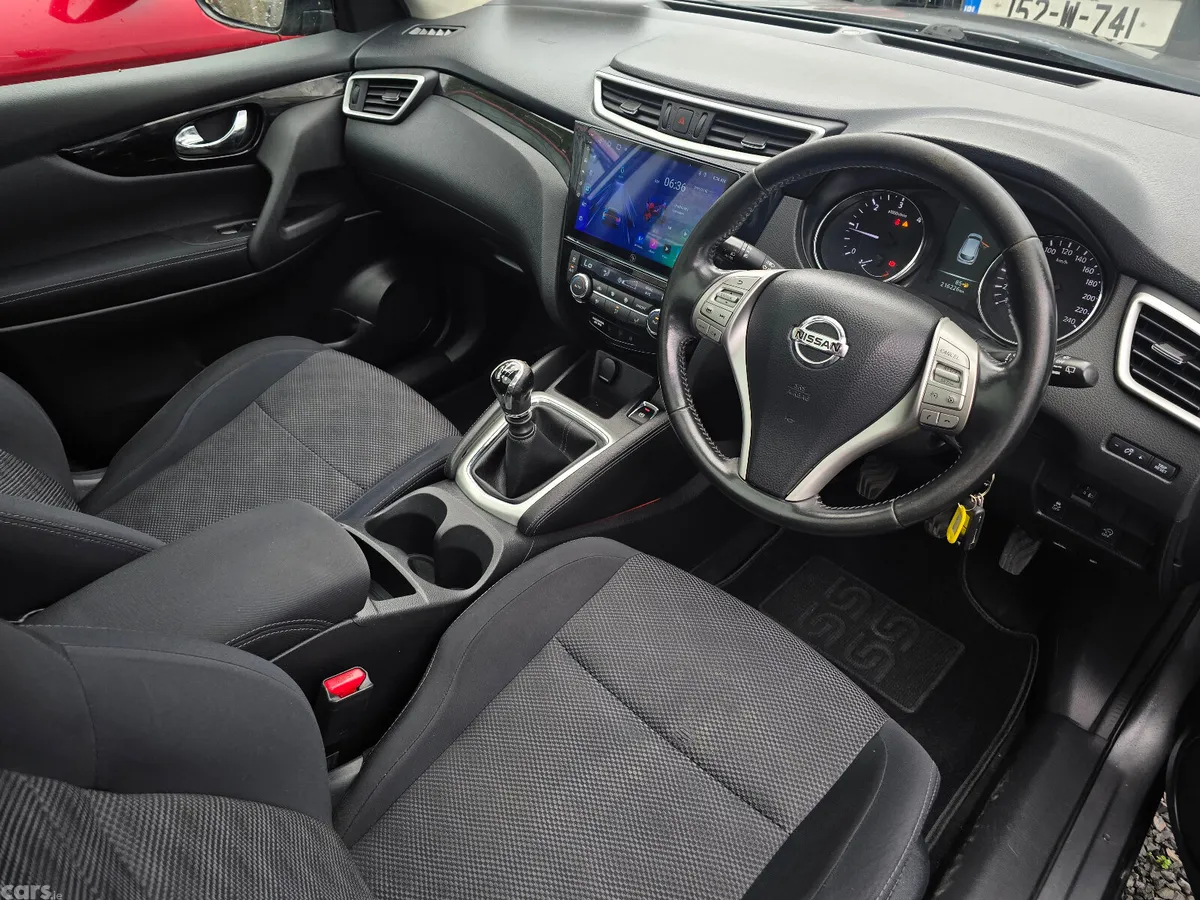 Nissan Qashqai SUV, Diesel, 2017, Grey