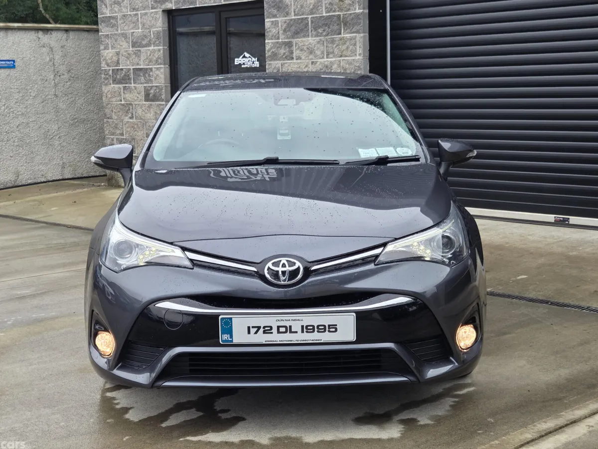 Toyota Avensis Saloon, Diesel, 2017, Grey