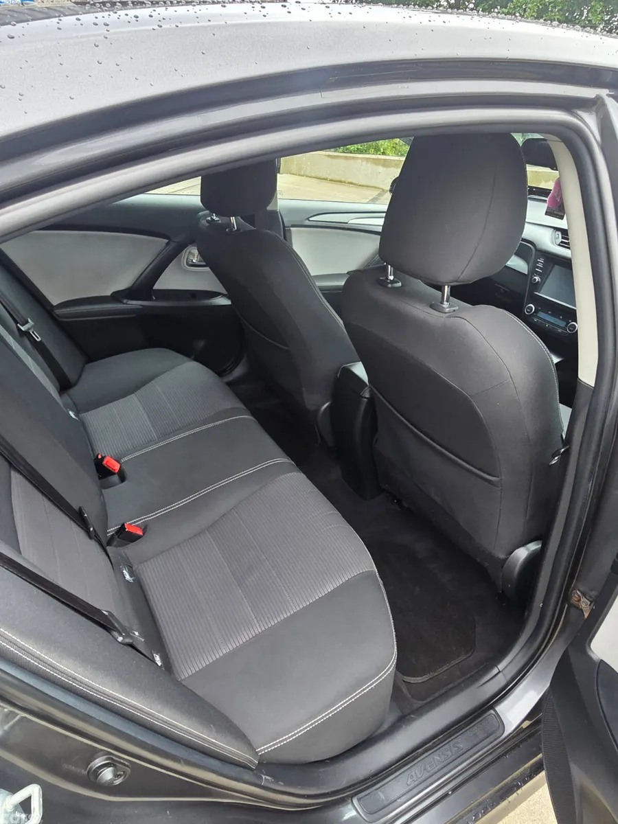 Toyota Avensis Saloon, Diesel, 2017, Grey