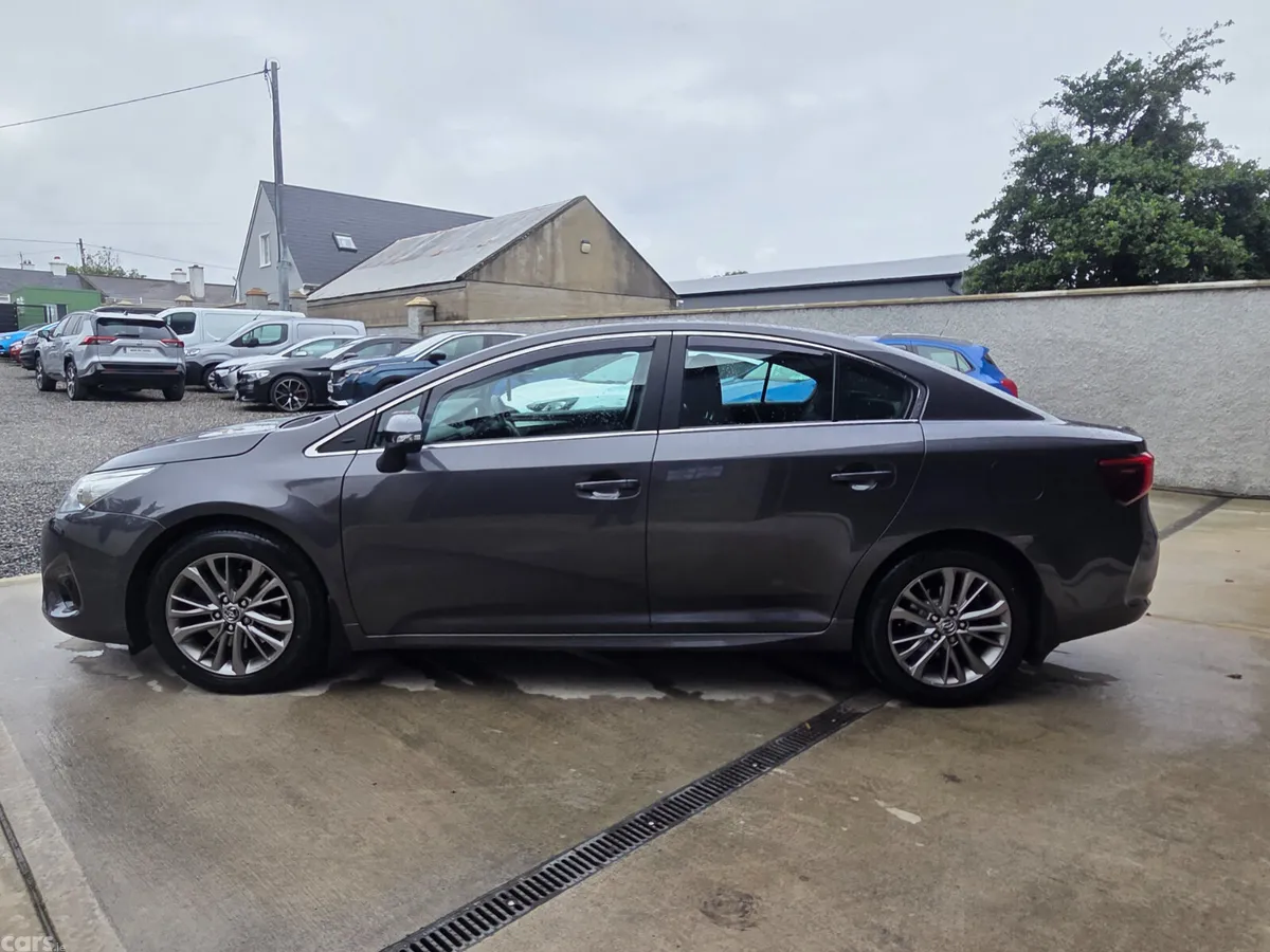 Toyota Avensis Saloon, Diesel, 2017, Grey
