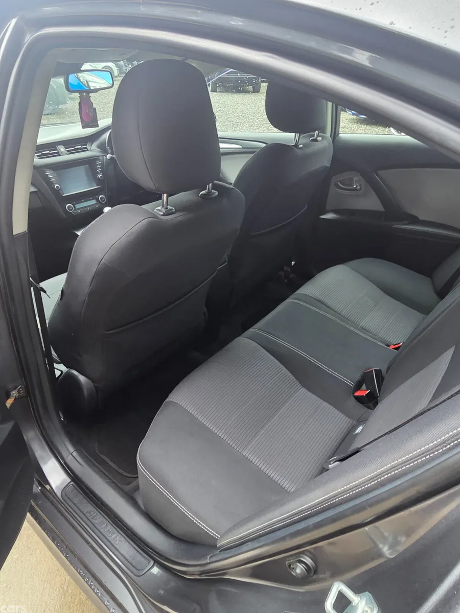 Toyota Avensis Saloon, Diesel, 2017, Grey