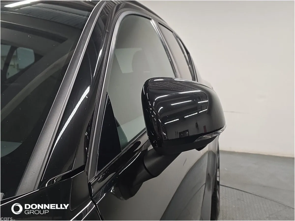 Volvo XC40 SUV, Electric, 2022, Black