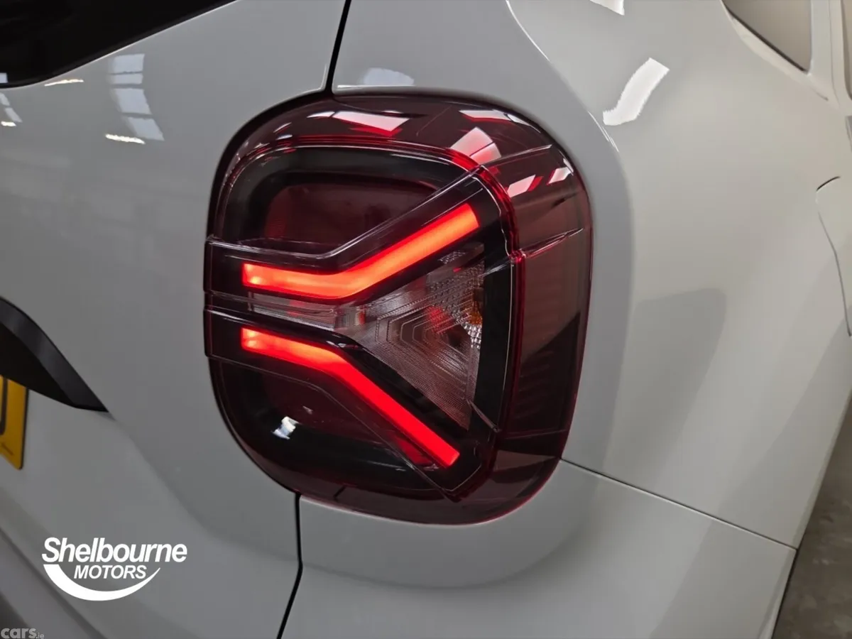 Dacia Duster Estate, Petrol, 2022, White
