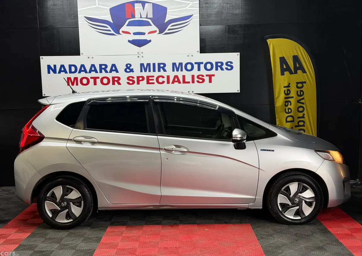 Honda Fit Hatchback, Petrol Hybrid, 2014, Silver