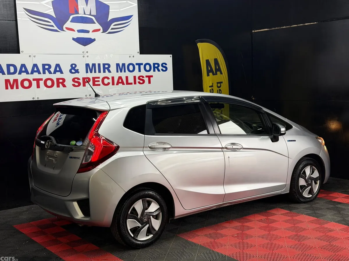 Honda Fit Hatchback, Petrol Hybrid, 2014, Silver