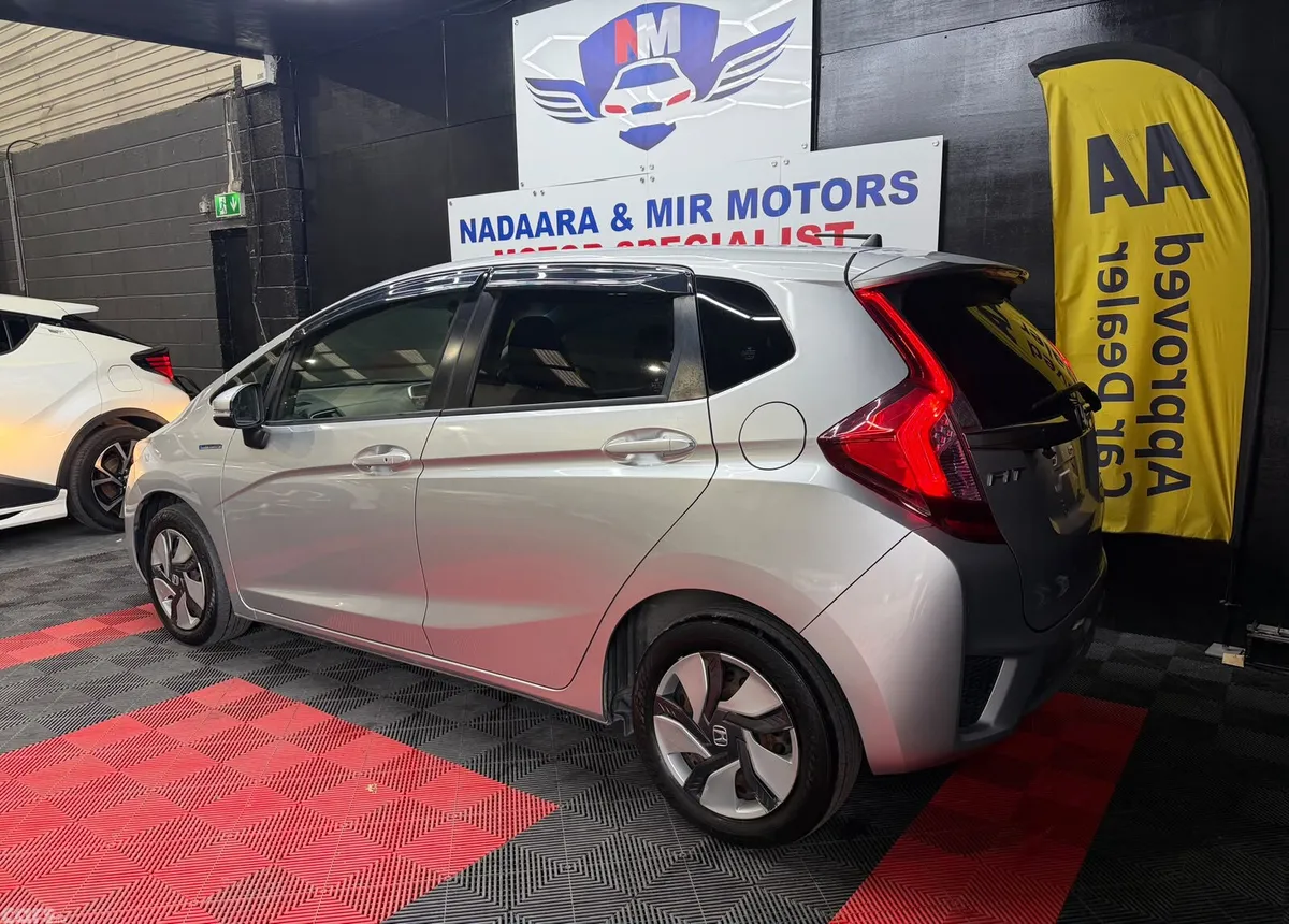 Honda Fit Hatchback, Petrol Hybrid, 2014, Silver