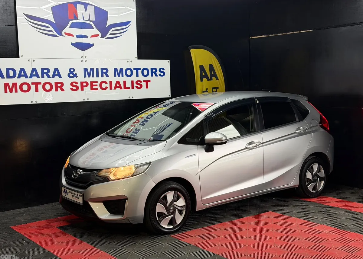 Honda Fit Hatchback, Petrol Hybrid, 2014, Silver