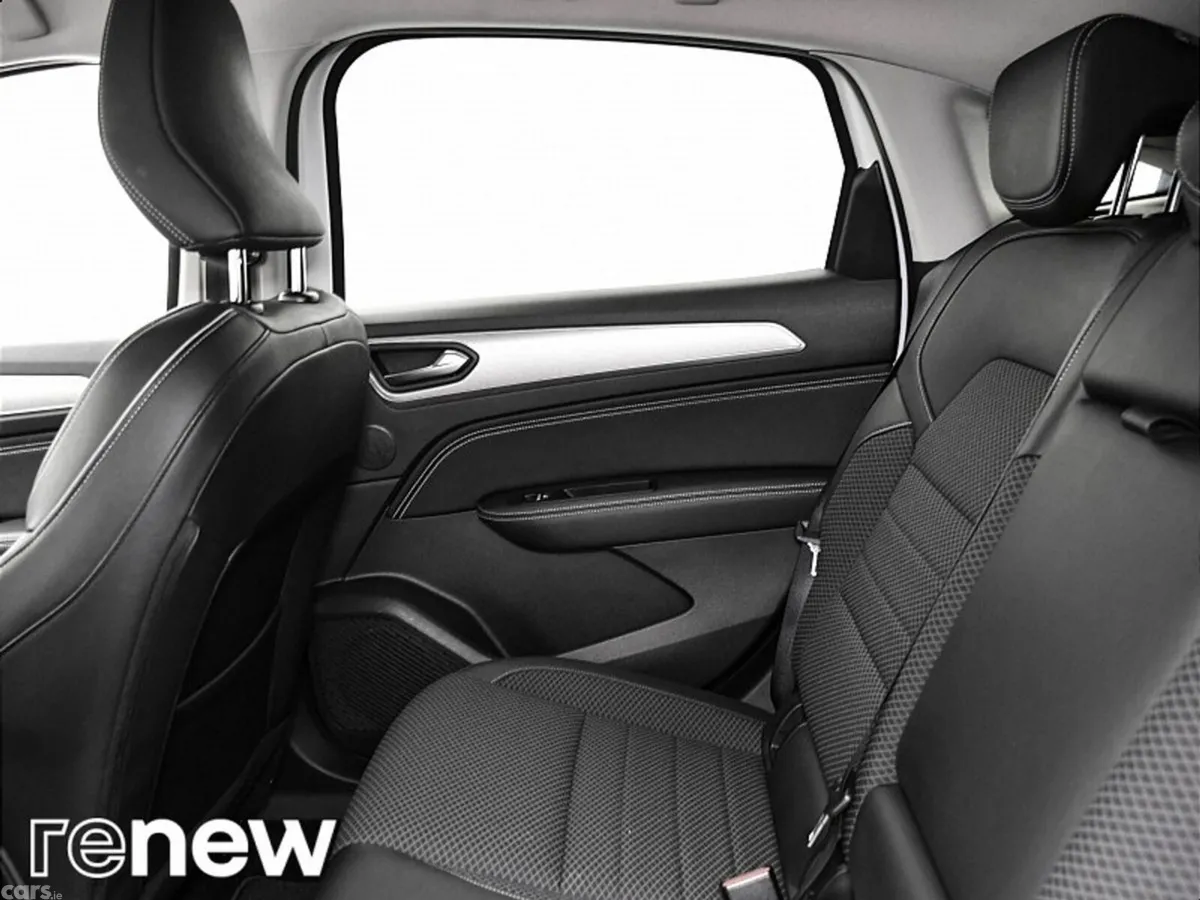Renault Arkana SUV, Petrol, 2023, White
