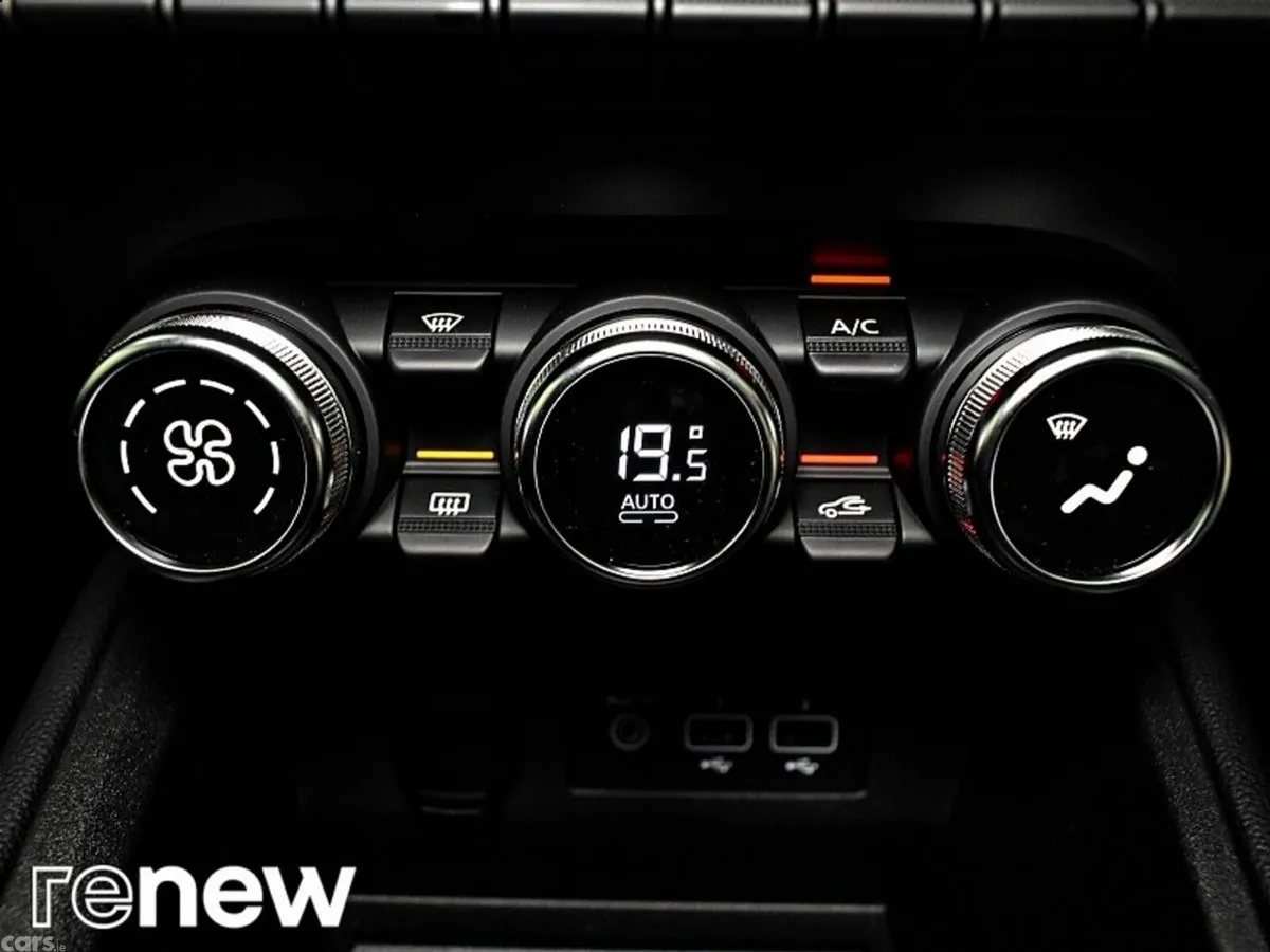Renault Arkana SUV, Petrol, 2023, White