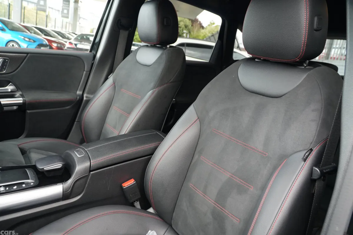 Mercedes-Benz B-Class Hatchback, Diesel, 2021, Black