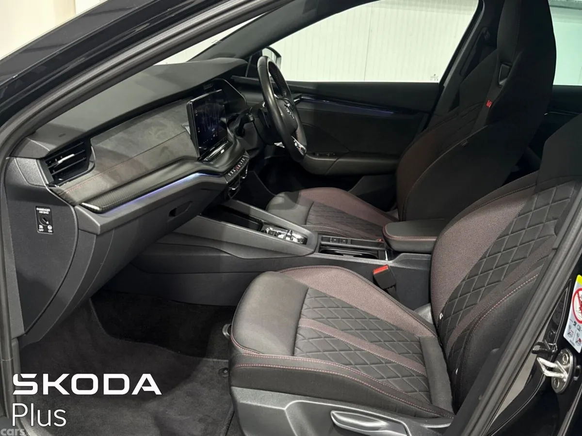 Skoda Octavia Saloon, Diesel, 2022, Black