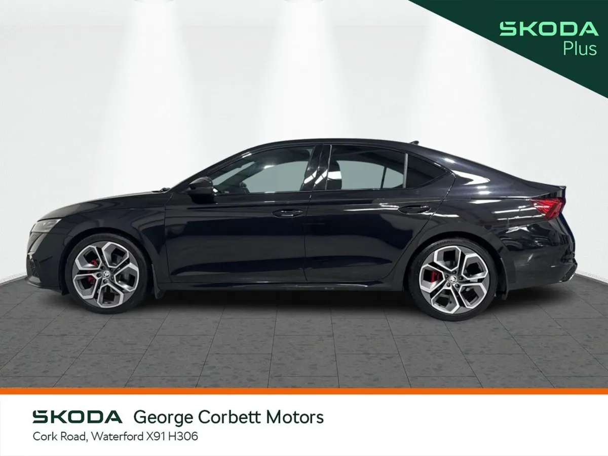 Skoda Octavia Saloon, Diesel, 2022, Black