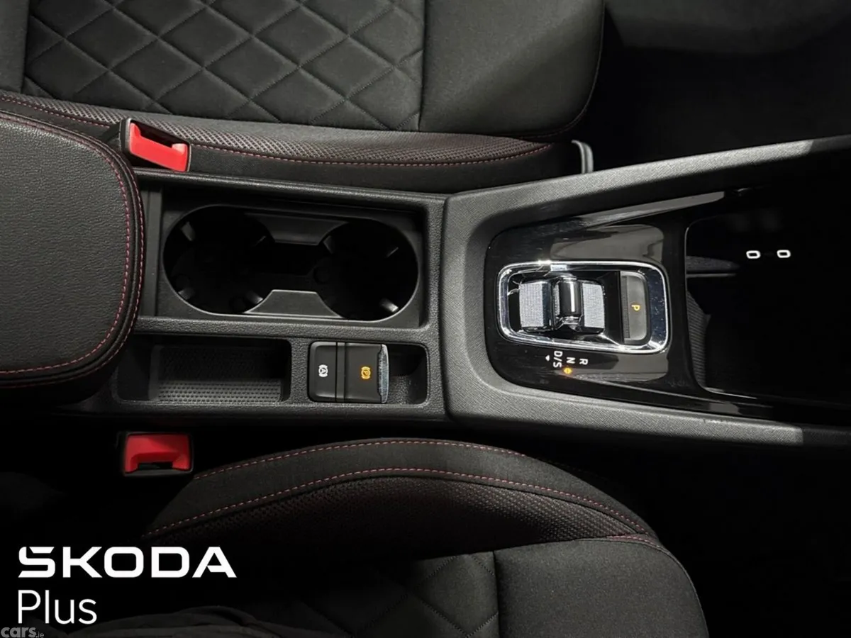 Skoda Octavia Saloon, Diesel, 2022, Black