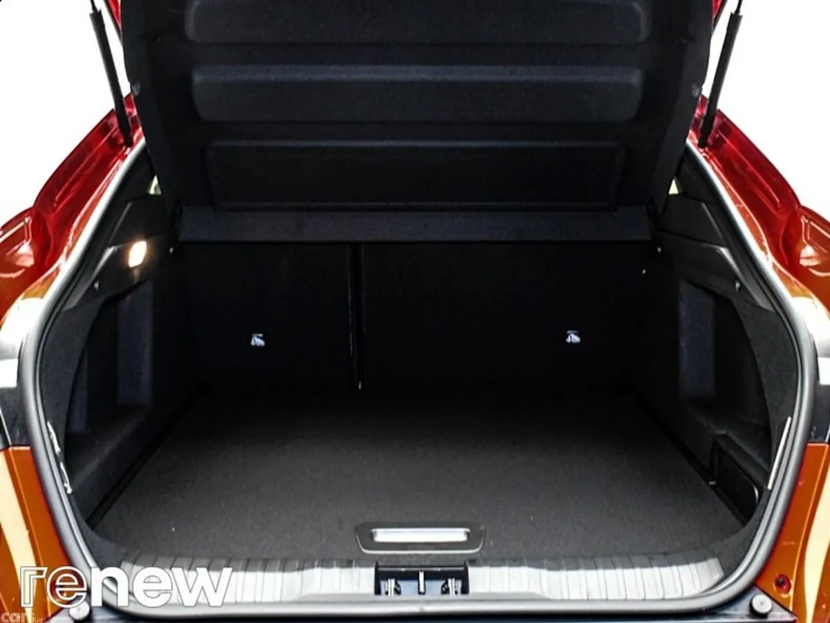 Renault Arkana SUV, Petrol, 2024, Red