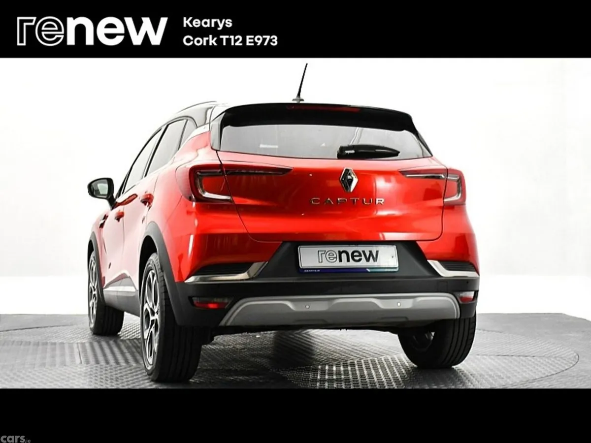 Renault Captur SUV, Petrol, 2023, Red