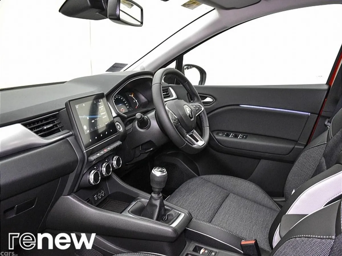 Renault Captur SUV, Petrol, 2023, Red