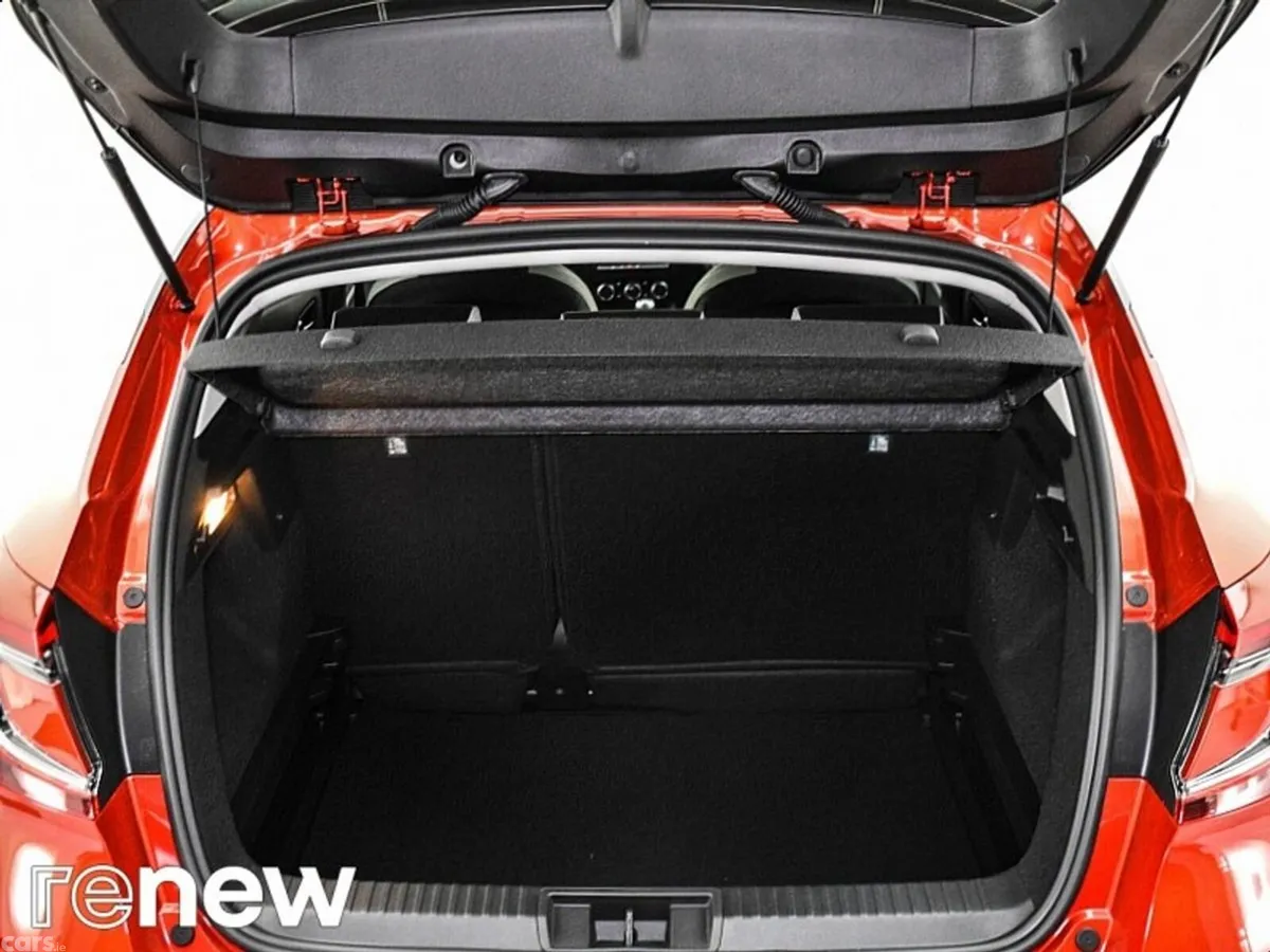 Renault Captur SUV, Petrol, 2023, Red