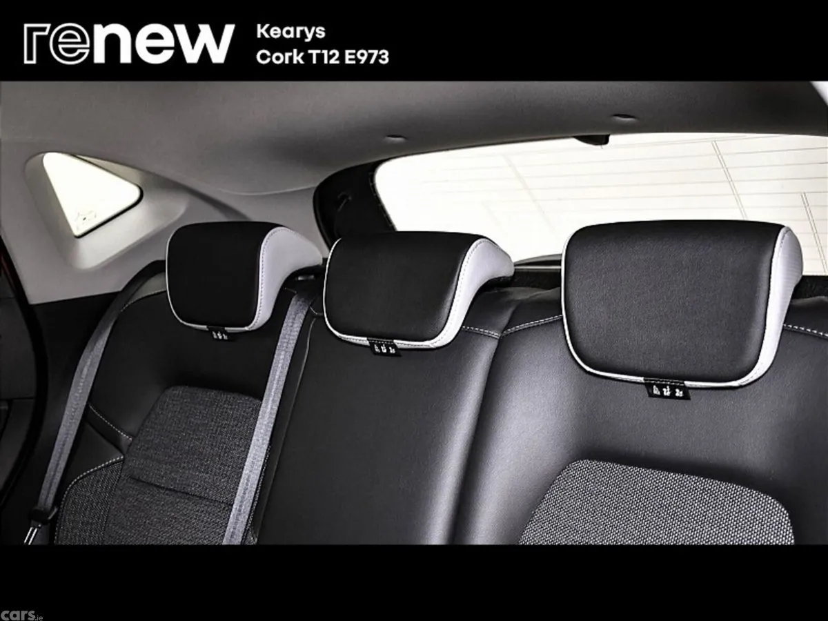 Renault Captur SUV, Petrol, 2023, Red