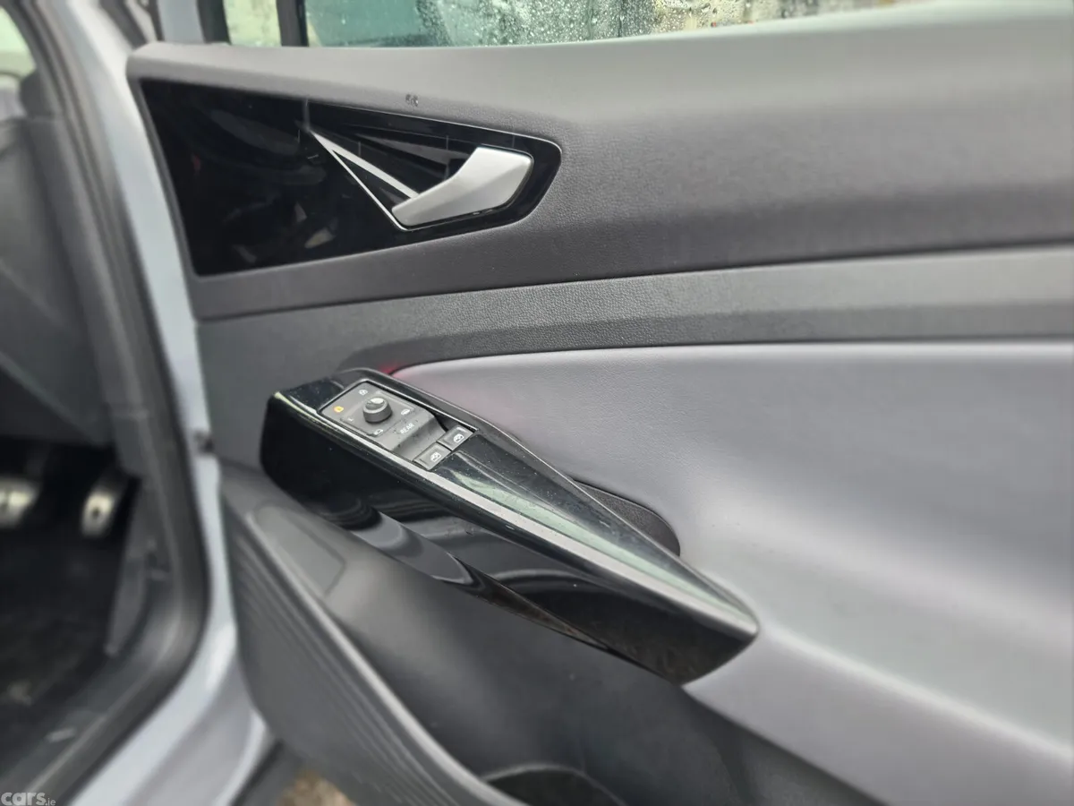Volkswagen ID.5 SUV, Electric, 2023, Grey