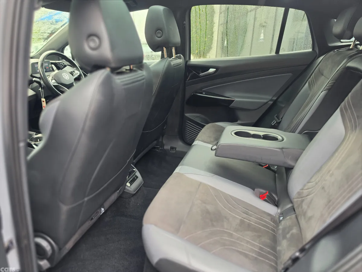 Volkswagen ID.5 SUV, Electric, 2023, Grey