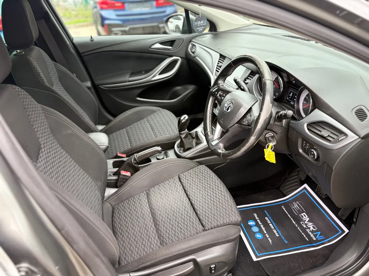 Vauxhall Astra Hatchback, Diesel, 2019, Grey