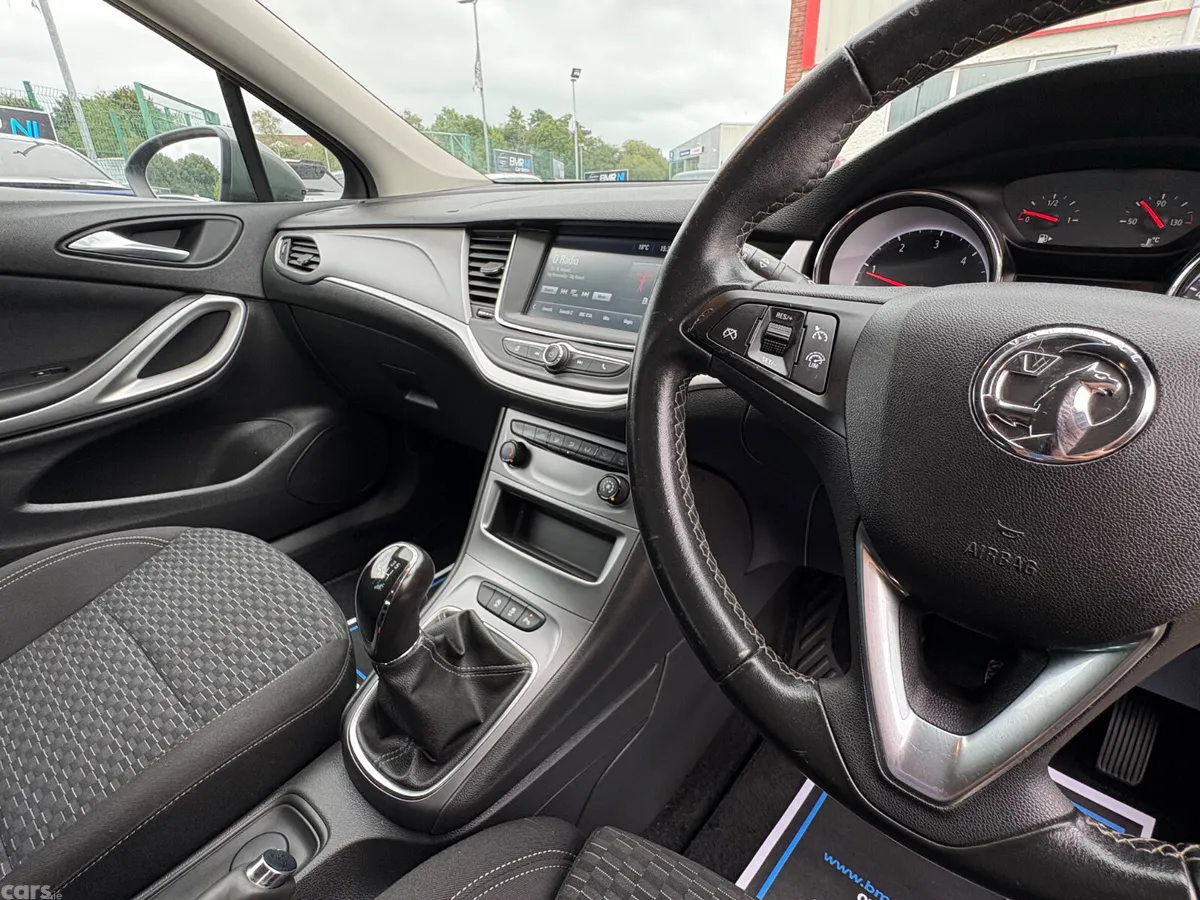 Vauxhall Astra Hatchback, Diesel, 2019, Grey