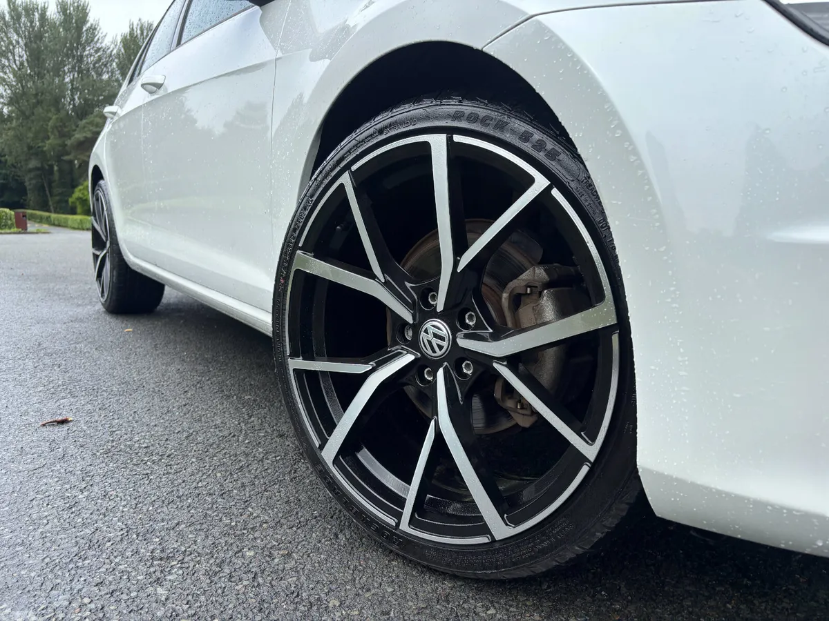Volkswagen Golf Hatchback, Petrol, 2015, White