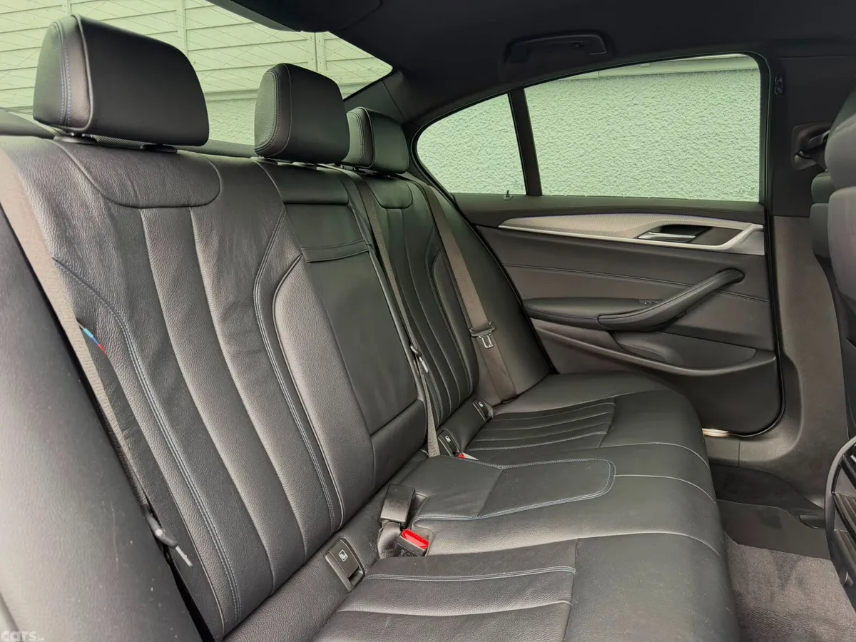 BMW 5-Series Saloon, Petrol Hybrid, 2019, Black