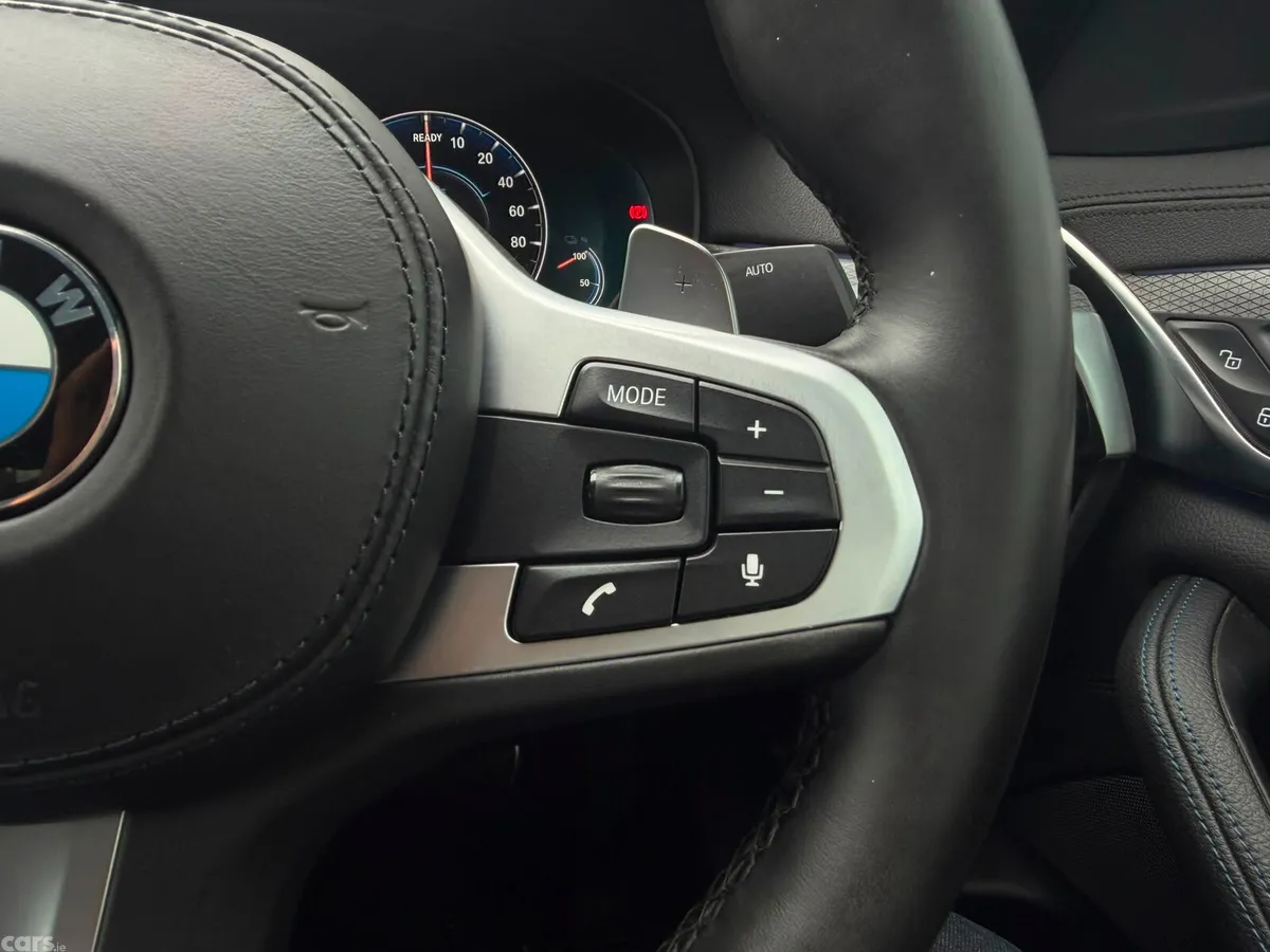 BMW 5-Series Saloon, Petrol Hybrid, 2019, Black