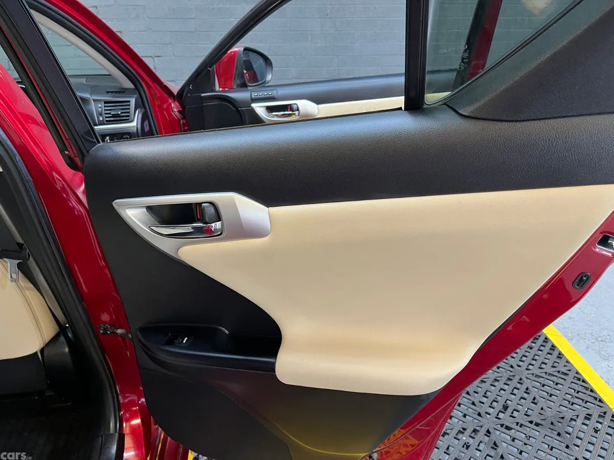 Lexus CT Hatchback, Petrol Hybrid, 2015, Red