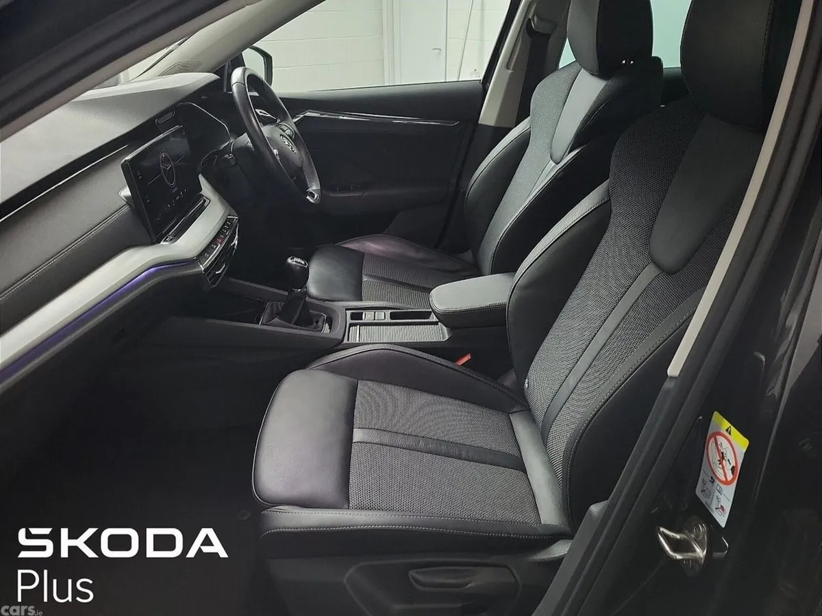 Skoda Octavia Saloon, Petrol, 2023, Black