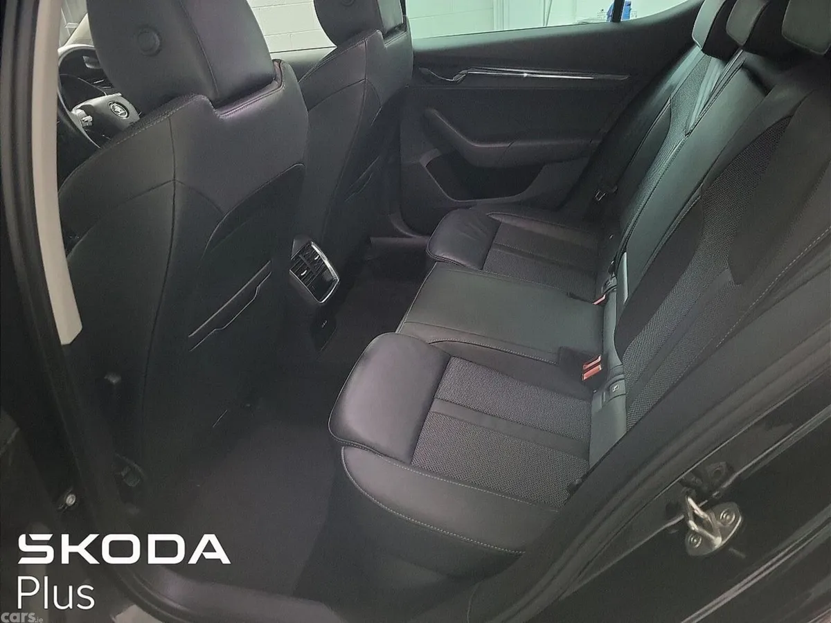 Skoda Octavia Saloon, Petrol, 2023, Black