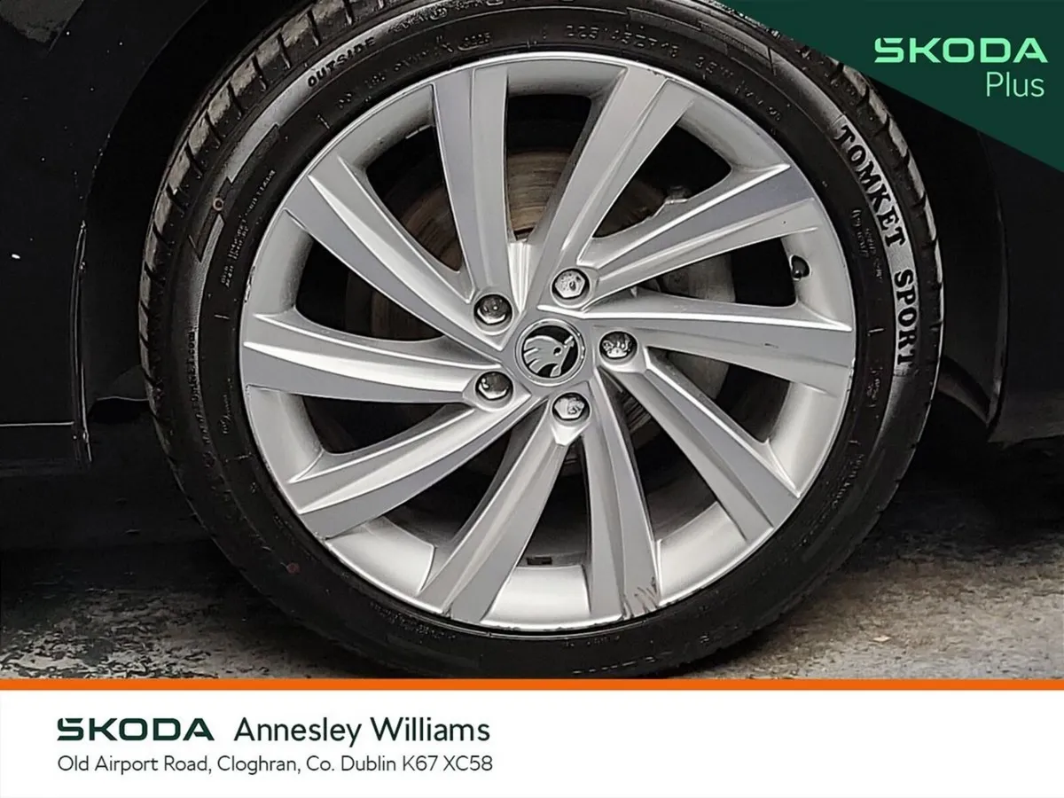 Skoda Octavia Saloon, Petrol, 2023, Black