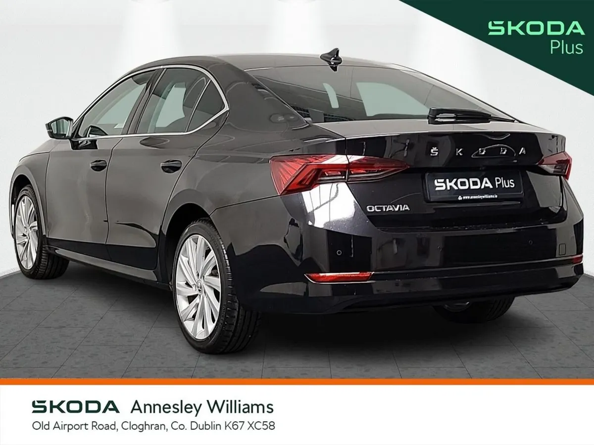 Skoda Octavia Saloon, Petrol, 2023, Black