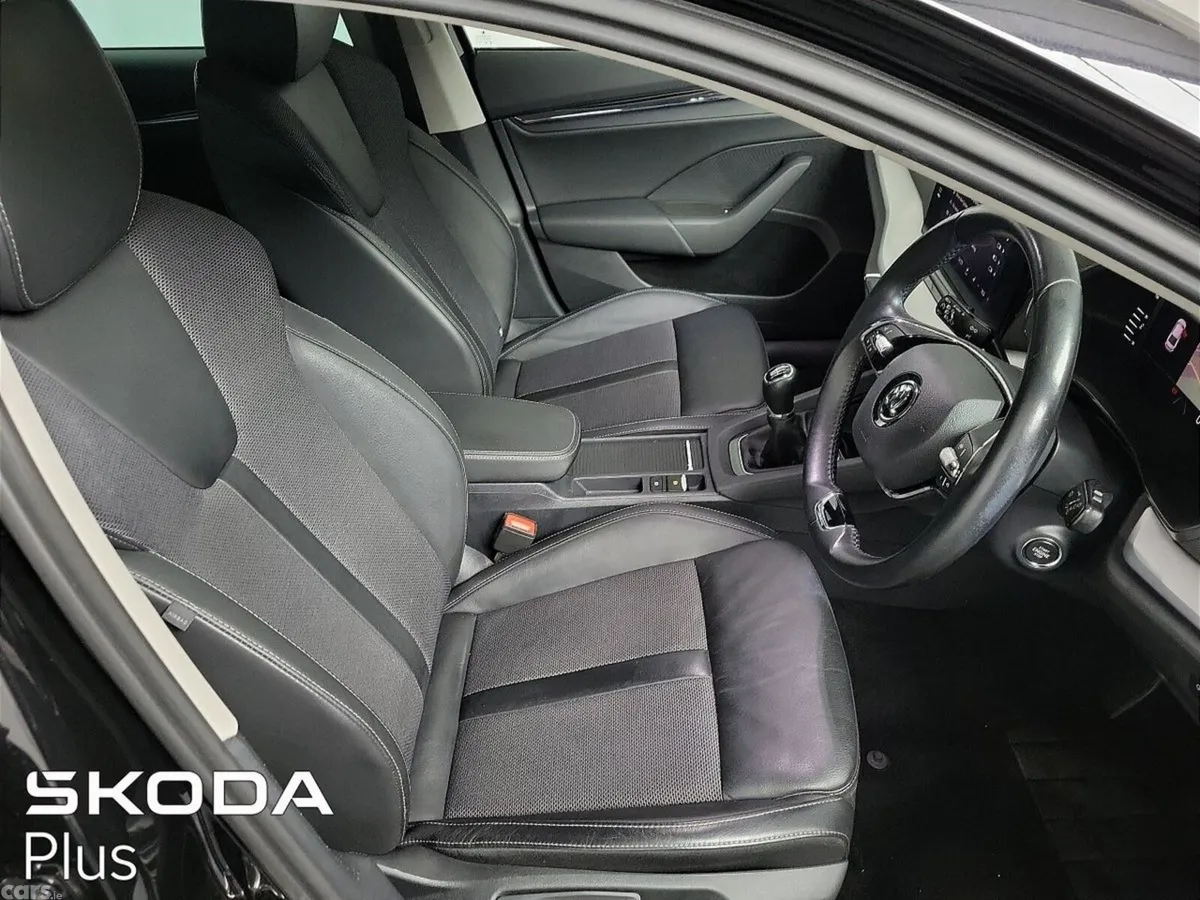 Skoda Octavia Saloon, Petrol, 2023, Black