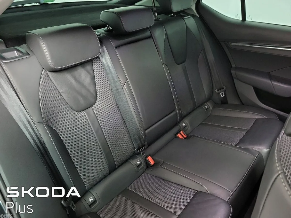 Skoda Octavia Saloon, Petrol, 2023, Black