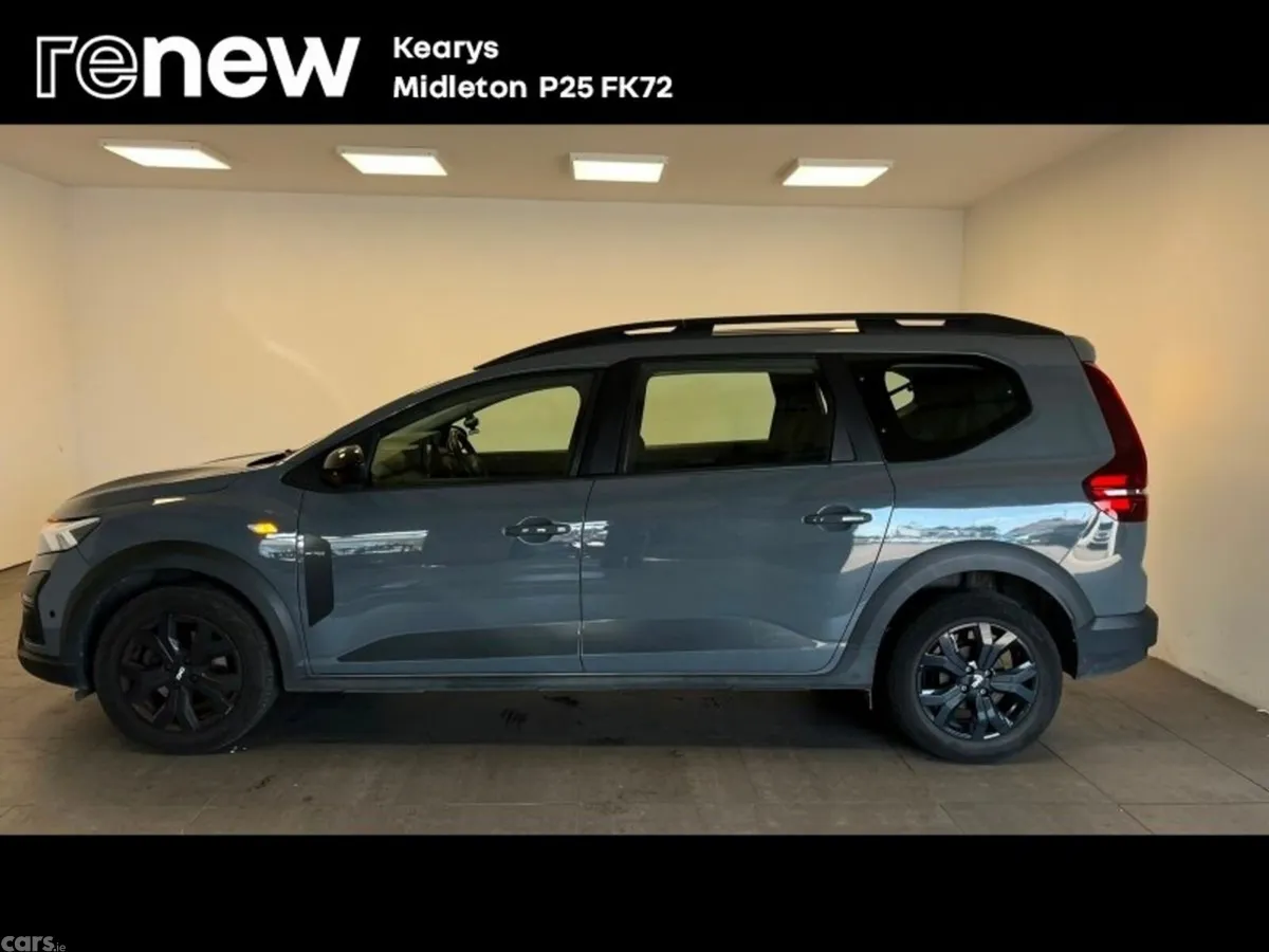Dacia Jogger MPV, Petrol, 2023, Grey