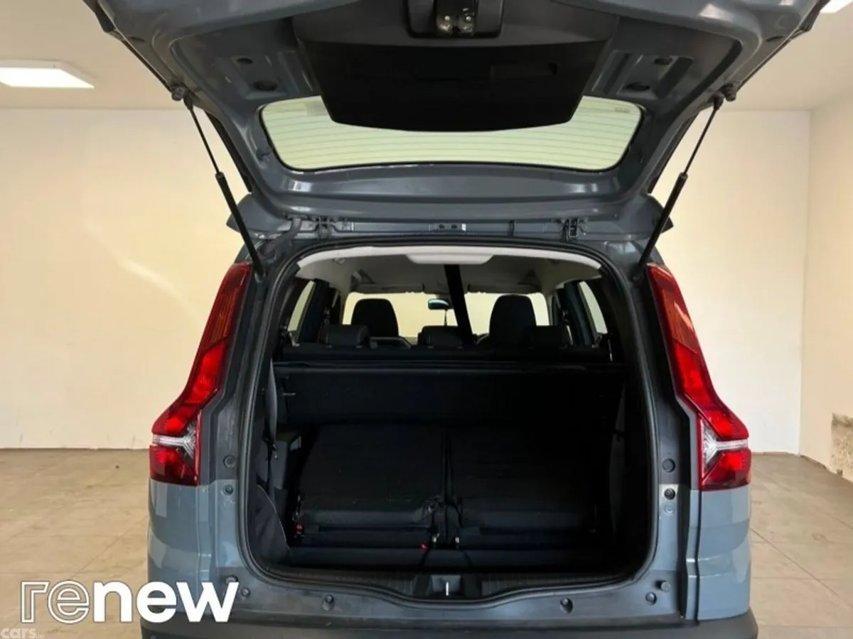 Dacia Jogger MPV, Petrol, 2023, Grey