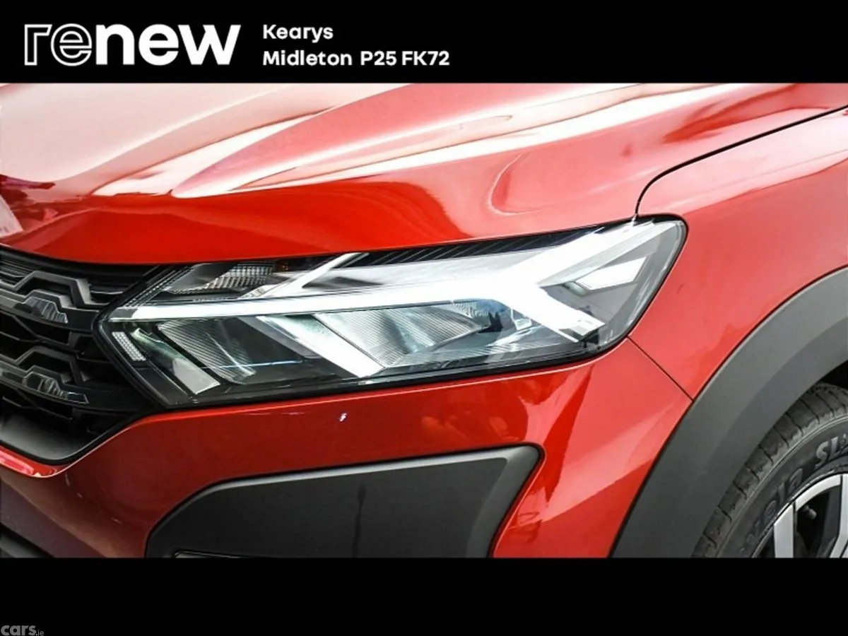 Dacia Sandero Stepway SUV, Petrol, 2022, Red