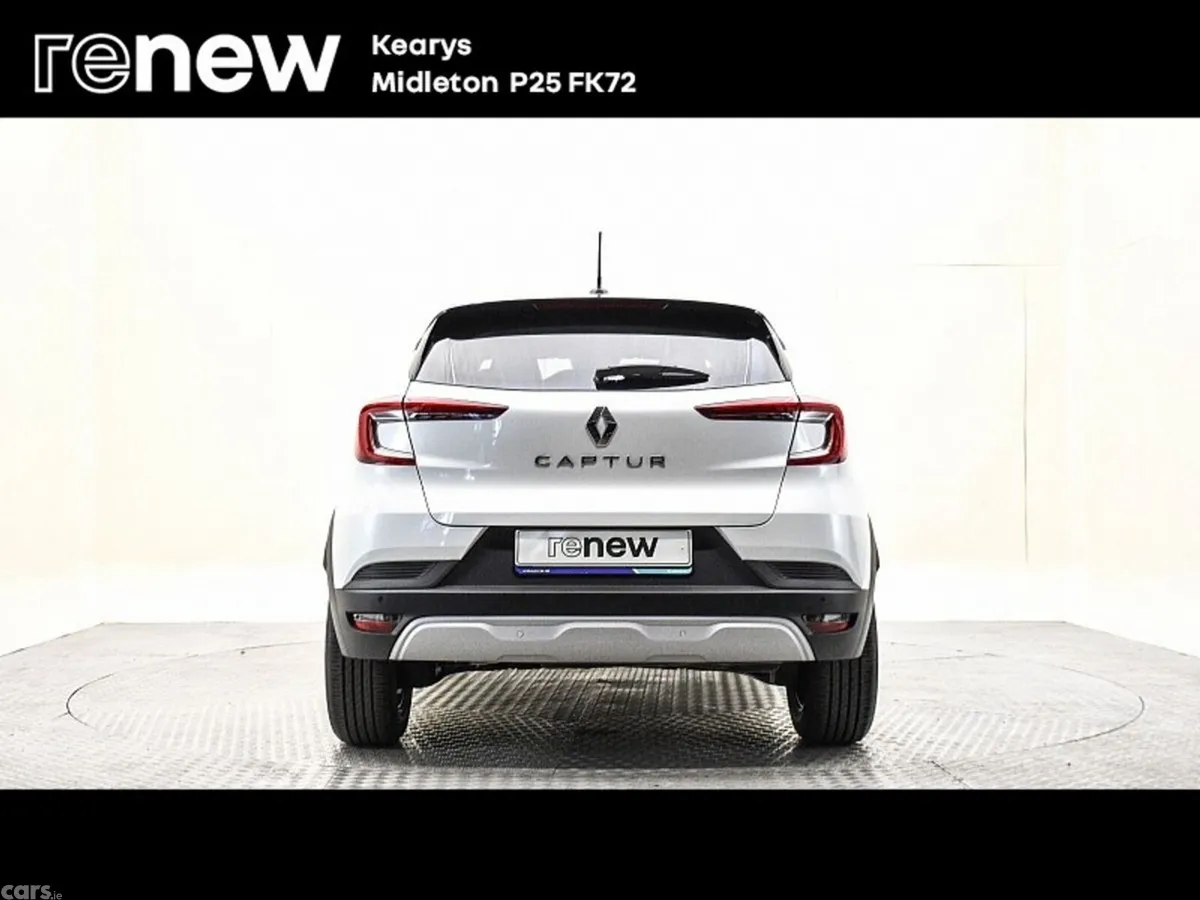 Renault Captur SUV, Petrol, 2022, White
