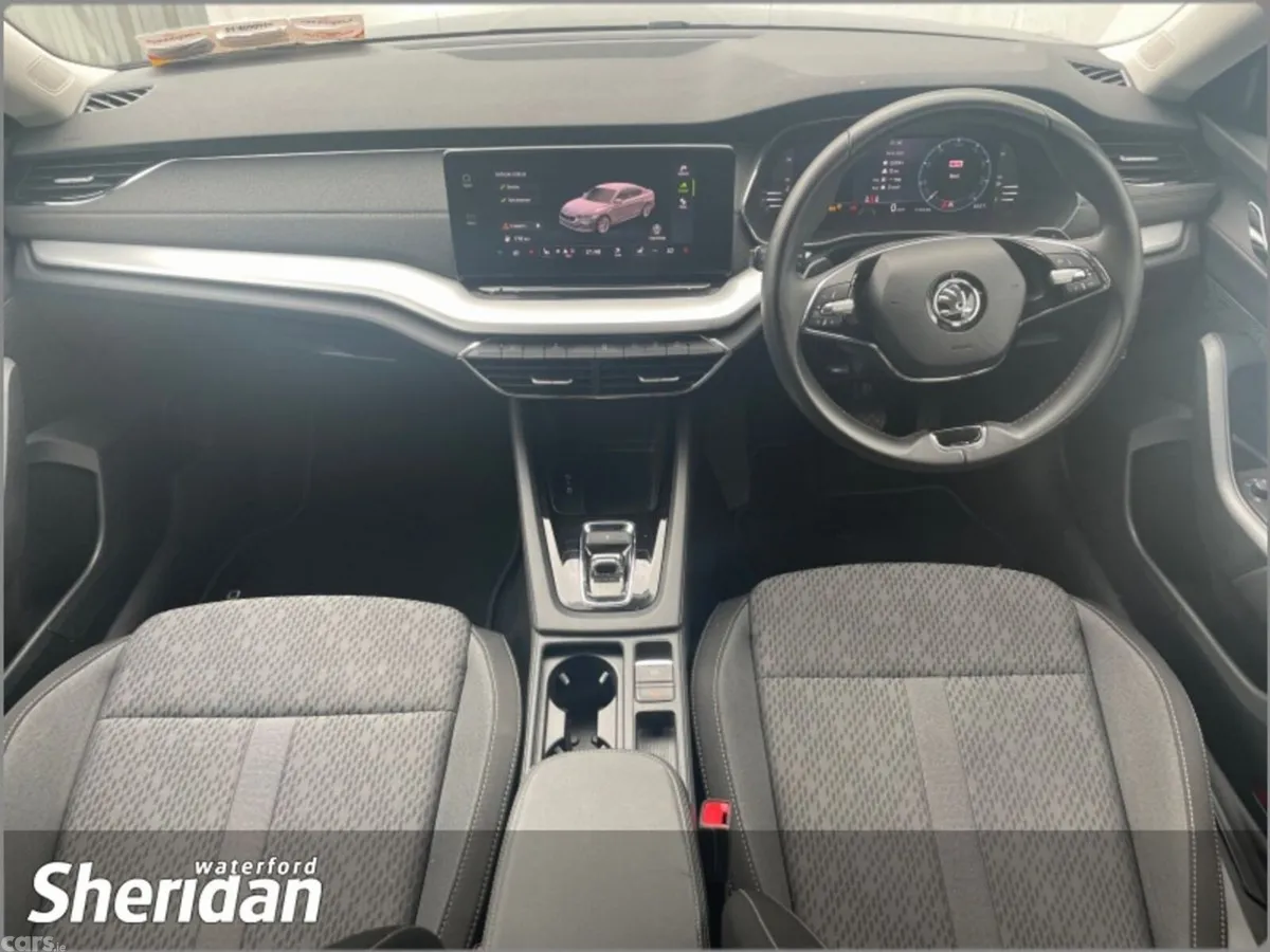 Skoda Octavia Saloon, Petrol, 2024, Grey