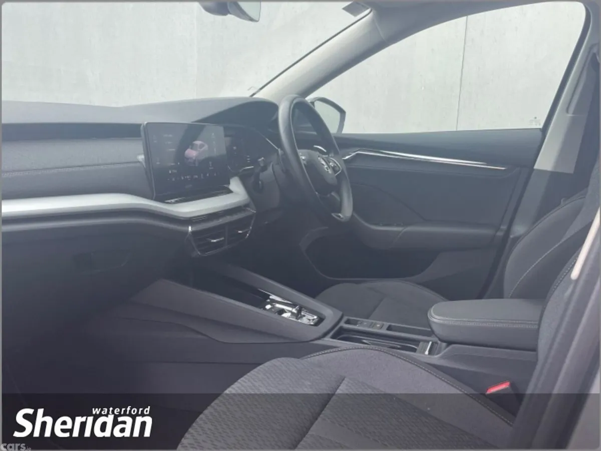 Skoda Octavia Saloon, Petrol, 2024, Grey