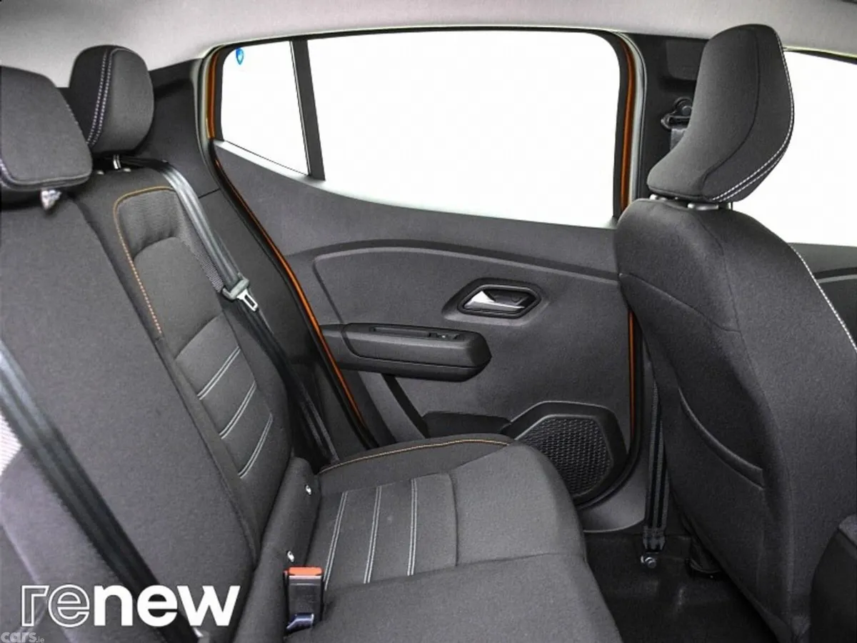 Dacia Sandero Stepway SUV, Petrol Gas, 2022, Orange
