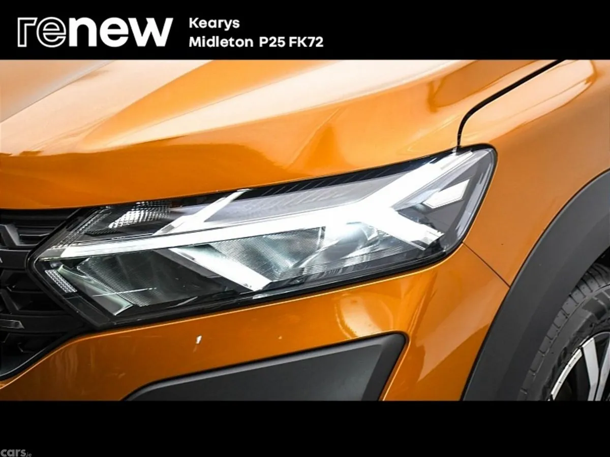 Dacia Sandero Stepway SUV, Petrol Gas, 2022, Orange