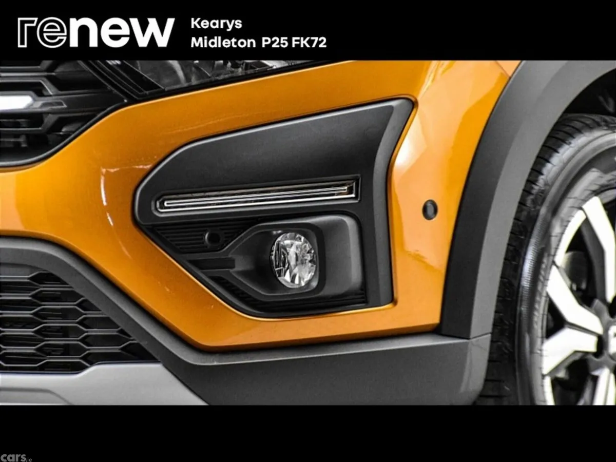 Dacia Sandero Stepway SUV, Petrol Gas, 2022, Orange