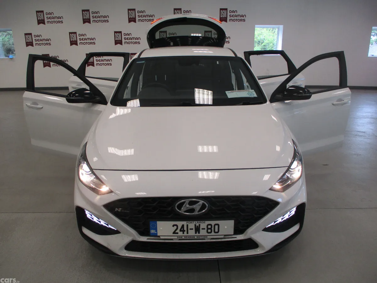 Hyundai i30 Hatchback, Petrol, 2024, White