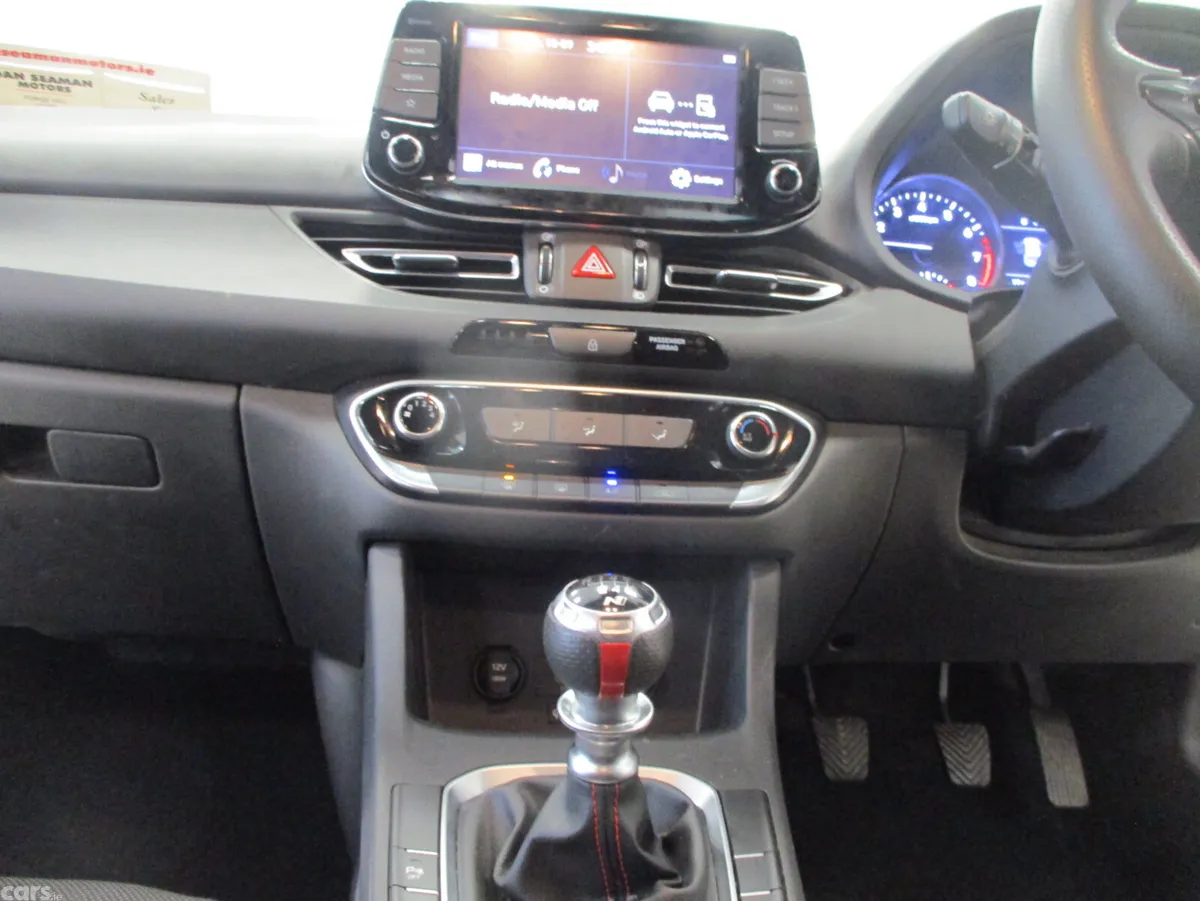 Hyundai i30 Hatchback, Petrol, 2024, White
