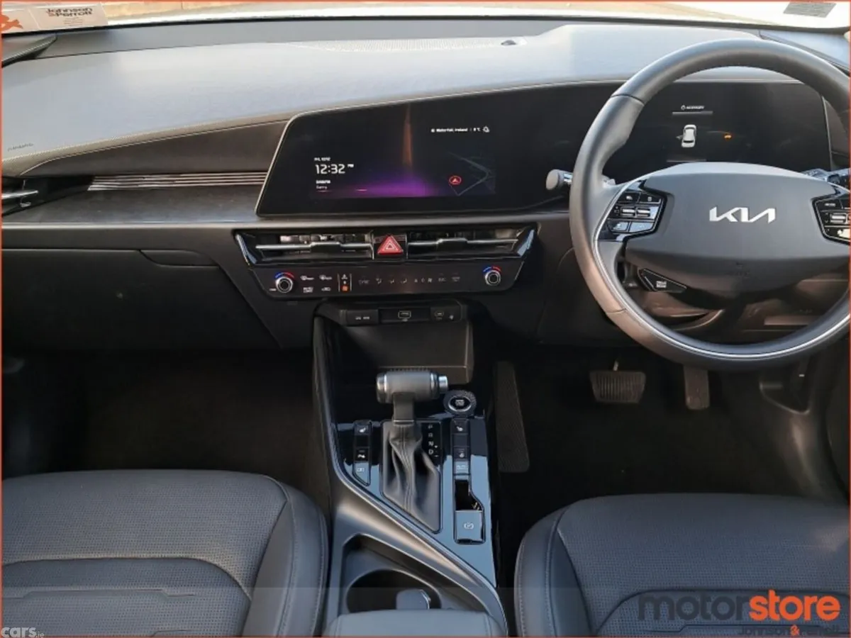 Kia Niro SUV, Petrol Plug-in Hybrid, 2025, White