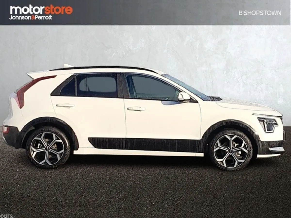 Kia Niro SUV, Petrol Plug-in Hybrid, 2025, White