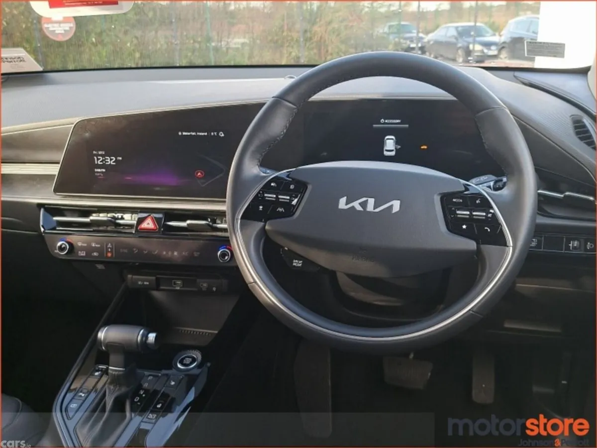Kia Niro SUV, Petrol Plug-in Hybrid, 2025, White